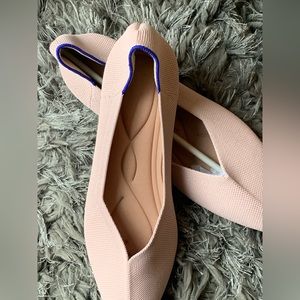 Woman flats causal shoes.